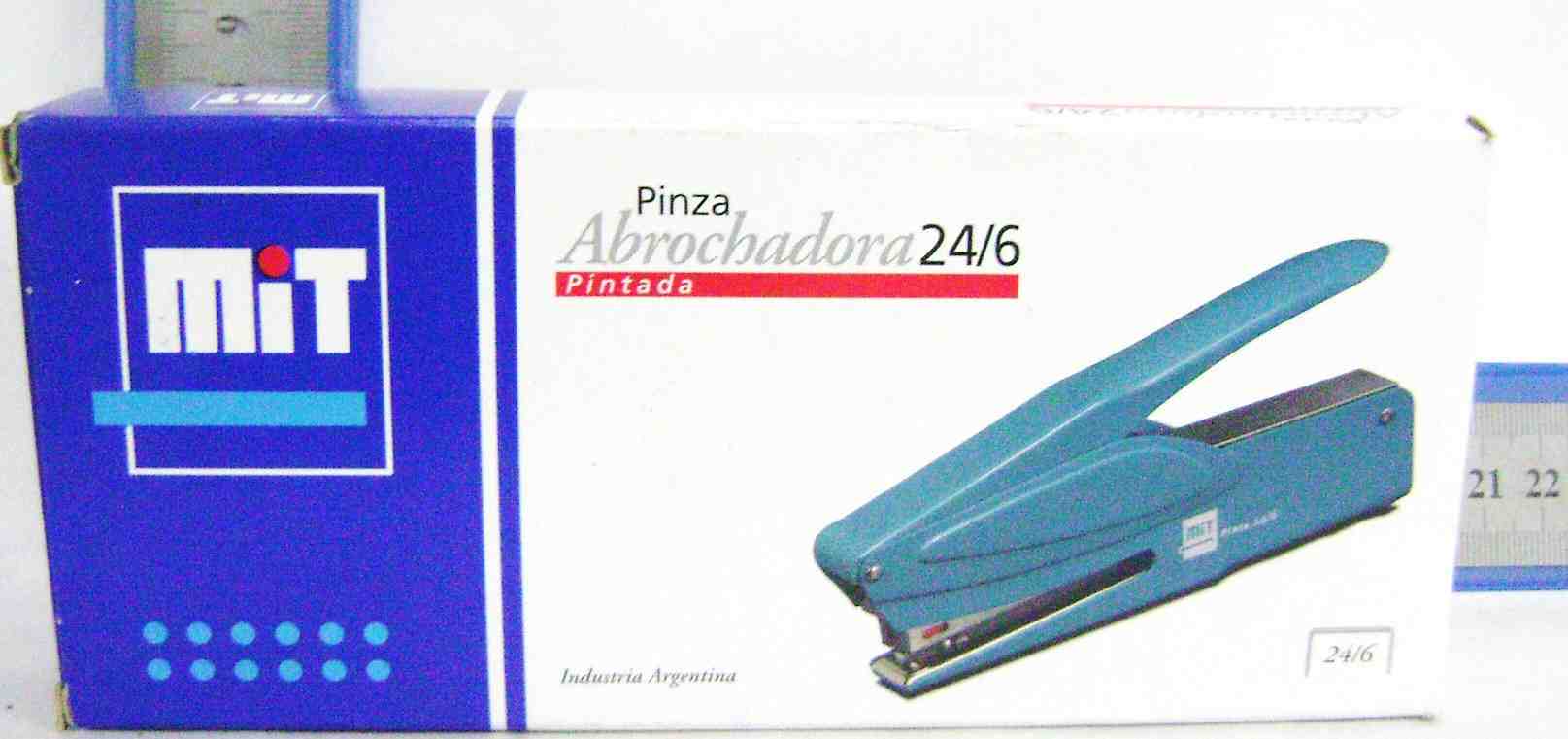 ABROCHADORA MIT 24/6 PINZA PINTADA        cod50