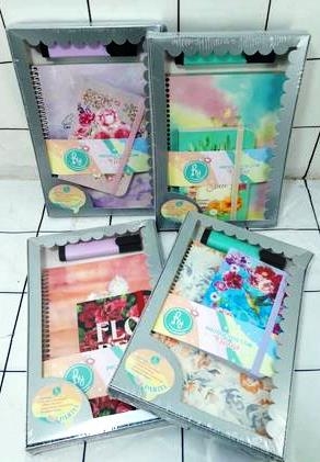 SET CUADERNO + LIBRETA Y ACCESORIOS - PASTEL